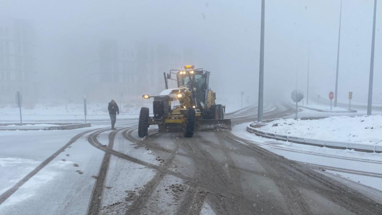 Şanlıurfa’daki bazı yollar tekrar trafiğe açıldı