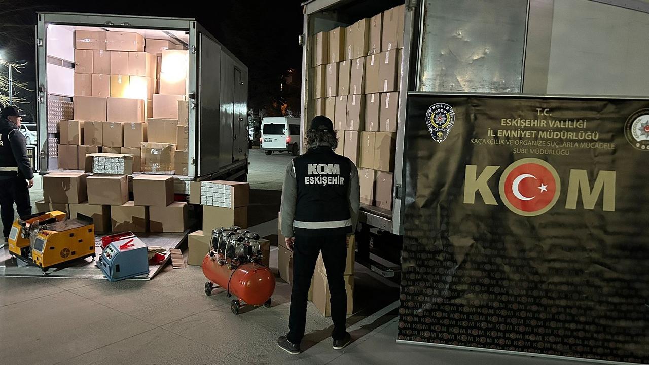 5 milyon 800 bin makaron ve tütün ele geçirildi
