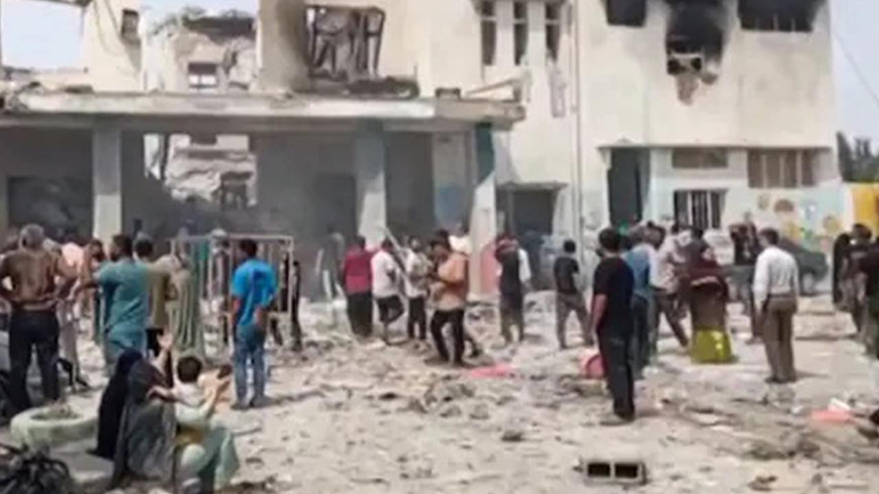 İran'da hedef alınan okul saldırısında ölü sayısı 85'e yükseldi!