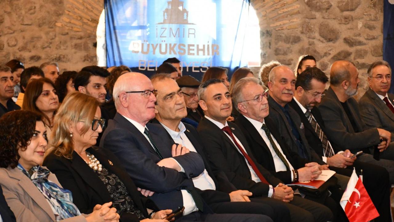 İzmir’de Mızraklı öncülüğünde demokrasi çalıştayı