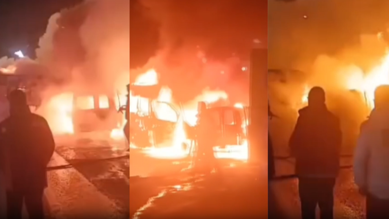 Şanlıurfa'da çarpışan 2 araç alev topuna döndü: Yaralılar var!