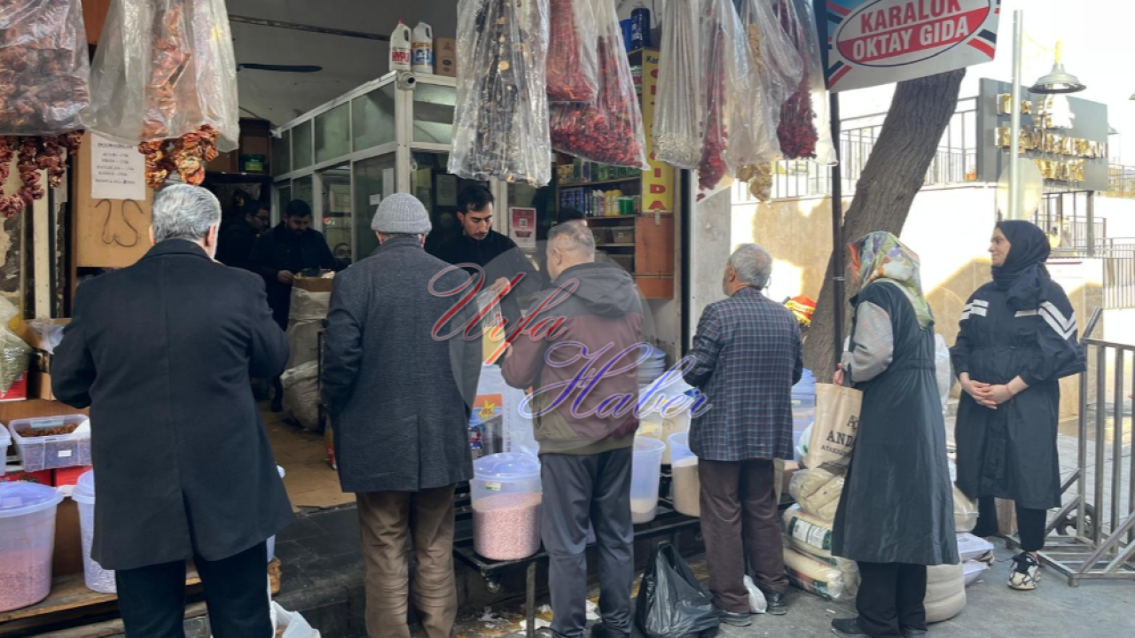 Şanlıurfa'da tarihi çarşıda Ramazan yoğunluğu başladı!