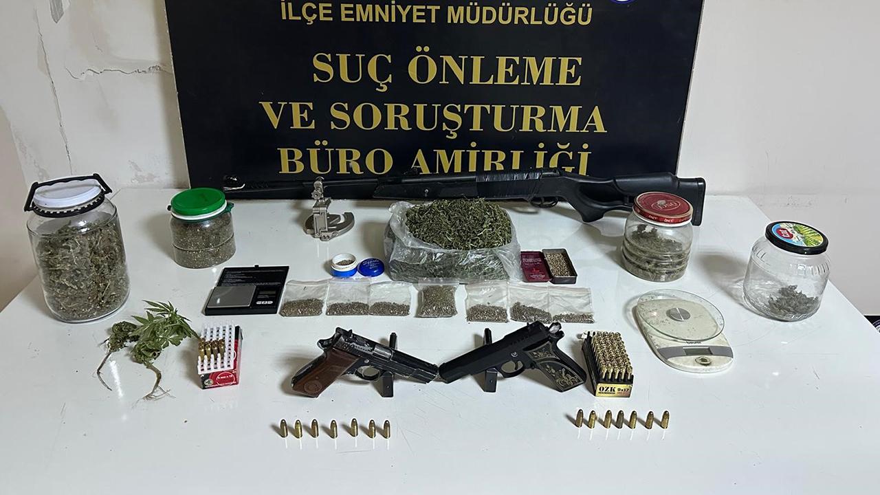 Zehir tacirlerine şok baskın: Polis dilenci kılığında kapıyı açtırdı!