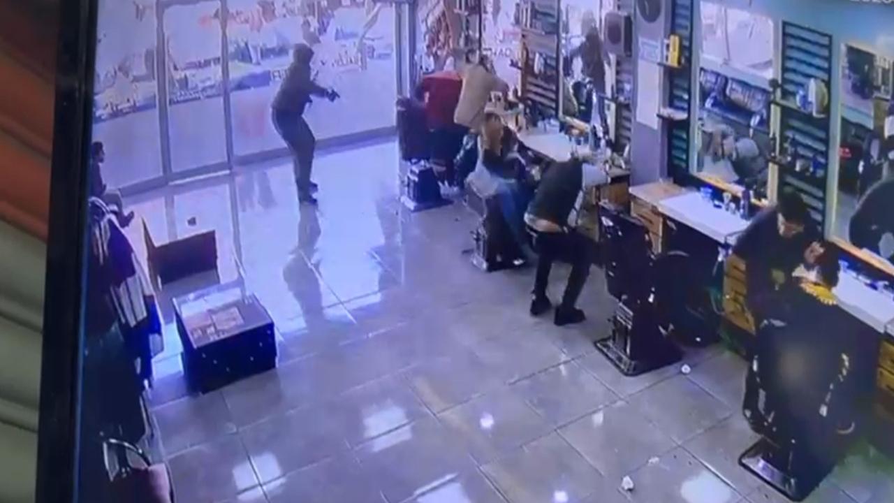Adana'da bir berbere silahlı saldırı!