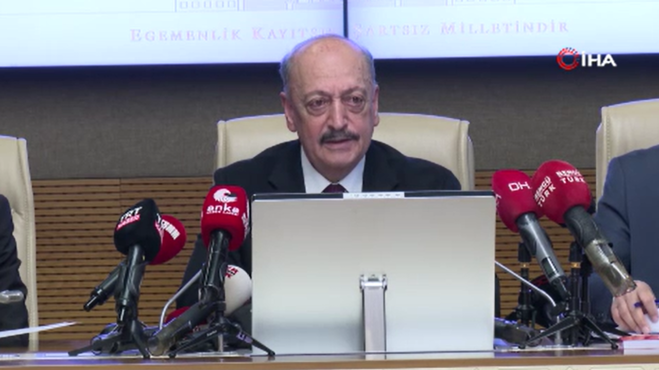 Doğum izni ve sosyal medya teklifi görüşmeleri ertelendi!