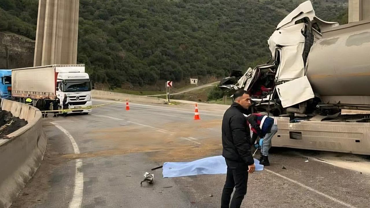 Gaziantep’te feci kaza: İki tır kafa kafaya çarpıştı!