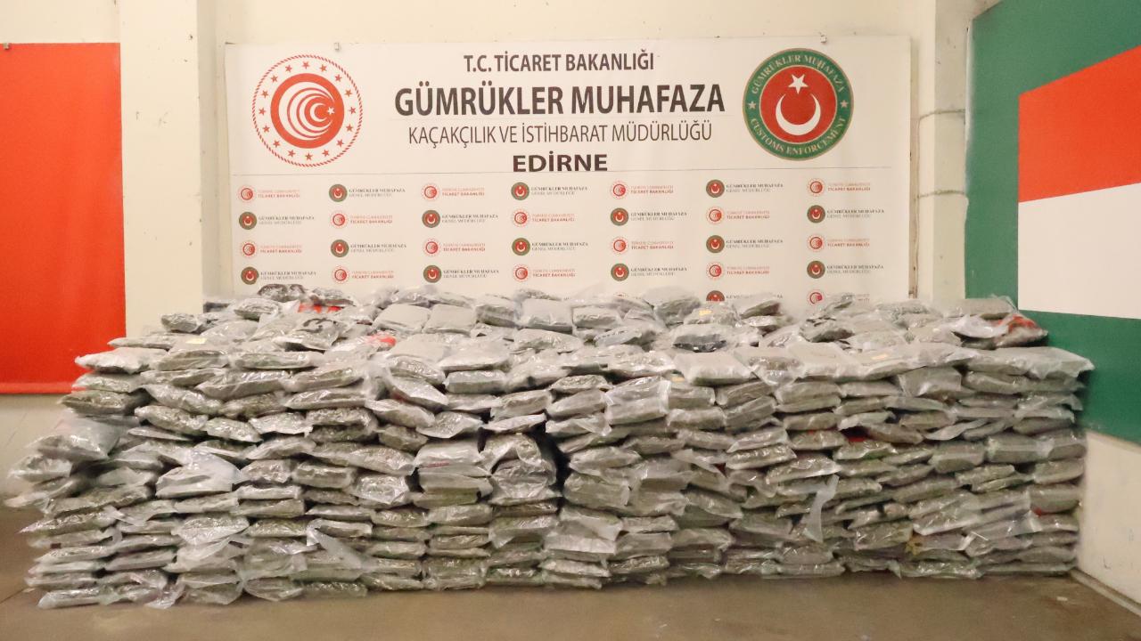 Gümrük kapısında ele geçirildi: Piyasa değeri 1 milyar 271 milyon TL!