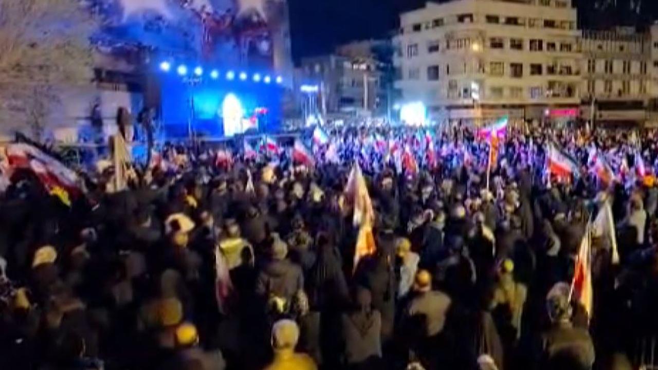 İran'da halk protestolar için meydanlara indi!