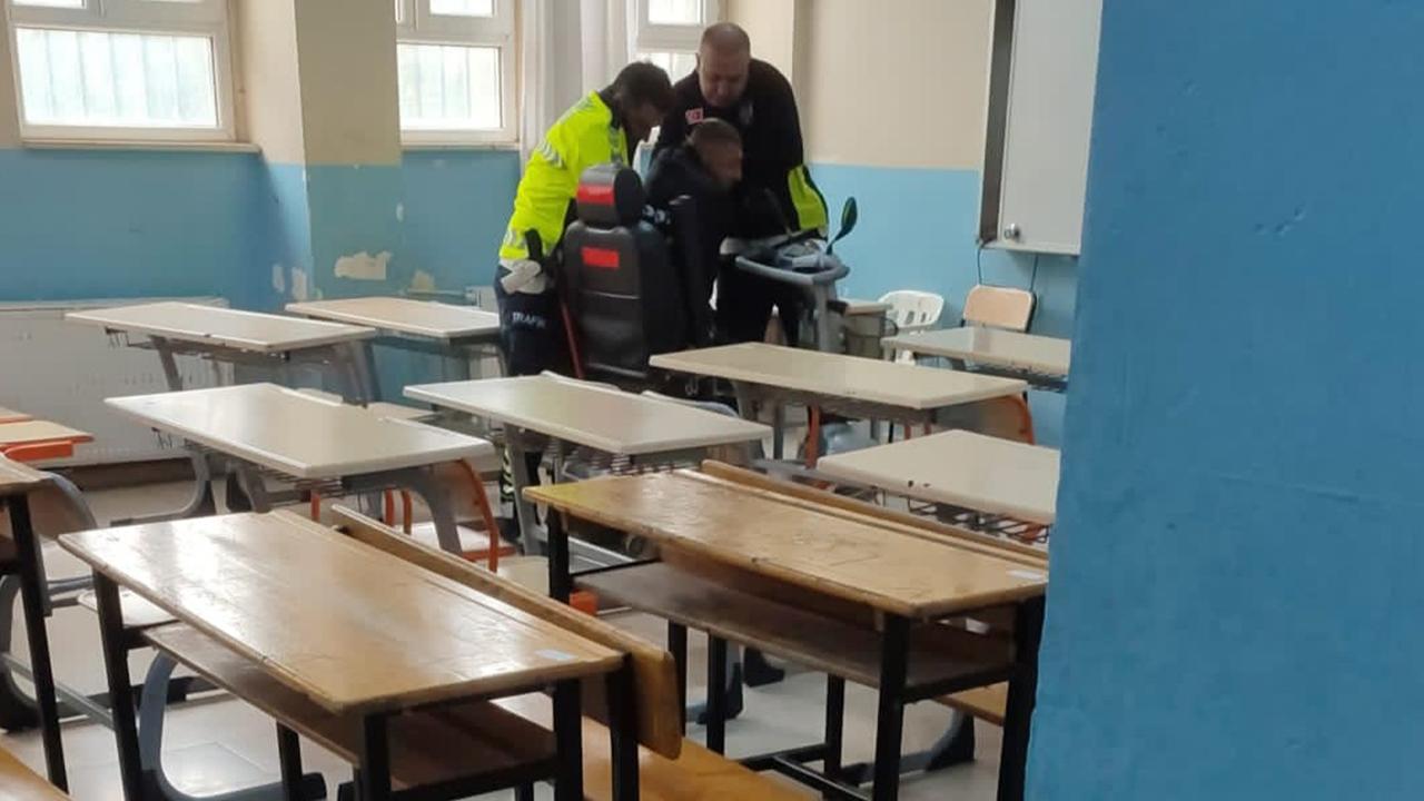Polisten yürek ısıtan görüntü!