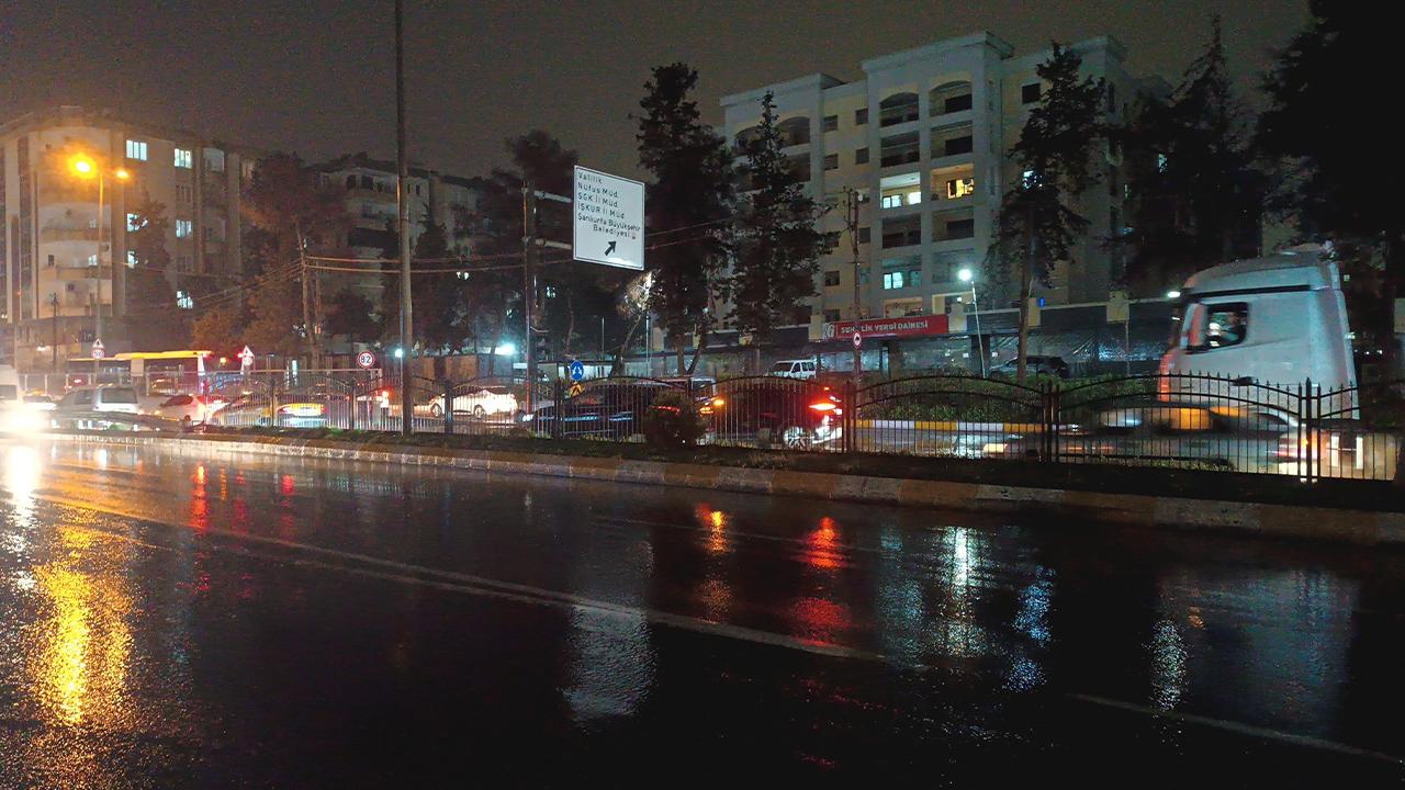 Urfa'da sağanak yağış etkili oldu!