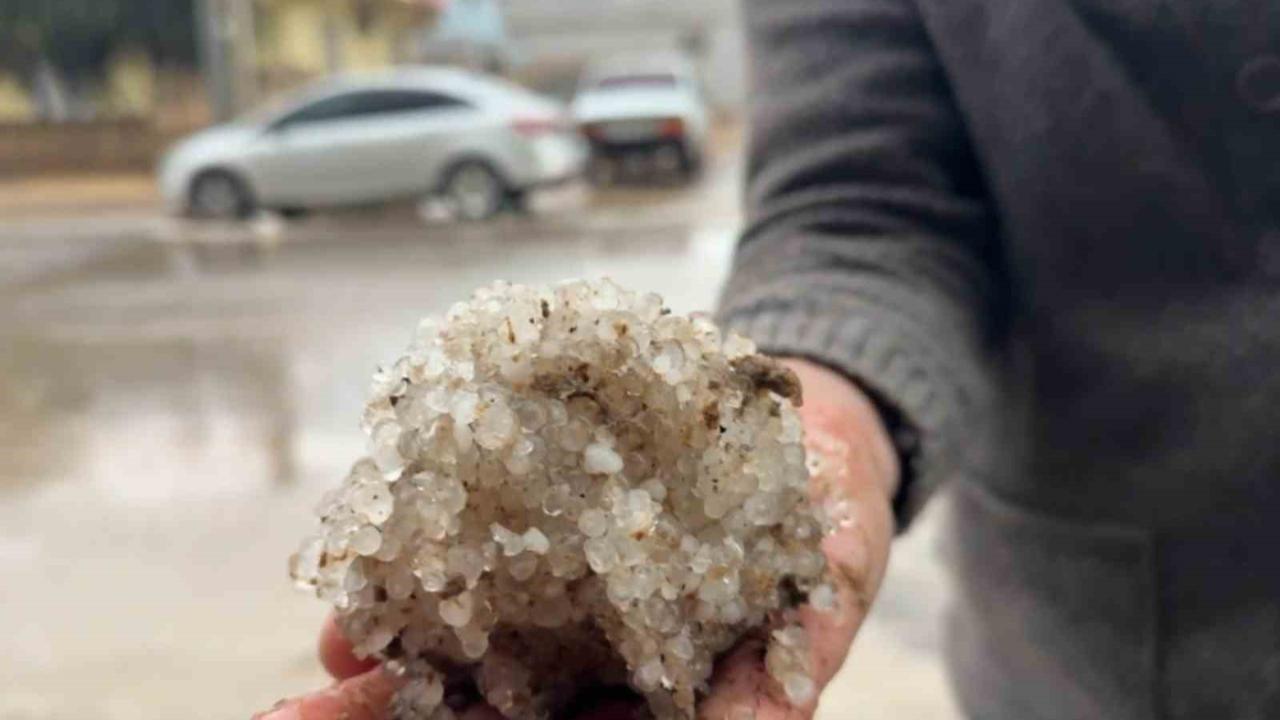 Urfa’da dolu yağışı hayatı olumsuz etkiledi!
