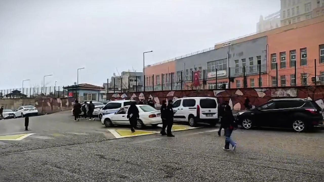 Urfa'da okul çevrelerinde sıkı denetim! Yüzlerce şahıs sorgulandı!