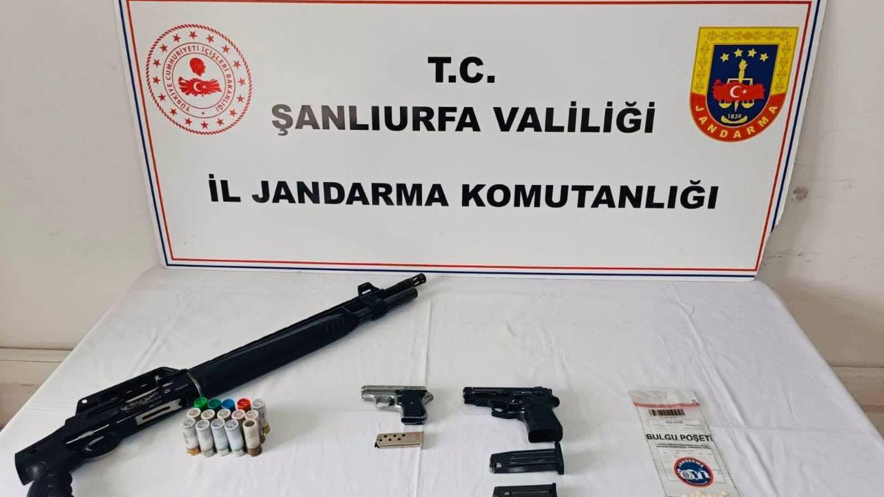 Urfa'da operasyon: Çok sayıda sentetik hap ile silah ele geçirildi!