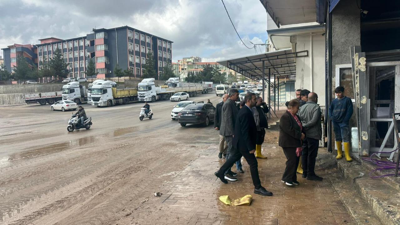 Urfa'daki selde zarar gören esnafa DEM Parti'den ziyaret!