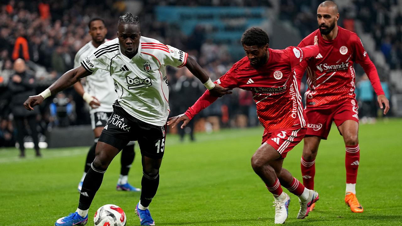 Beşiktaş sahasında, Antalyaspor'u mağlup etti