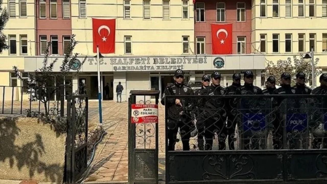 EGM Halfeti Belediyesine yönelik operasyonun detaylarını paylaştı!