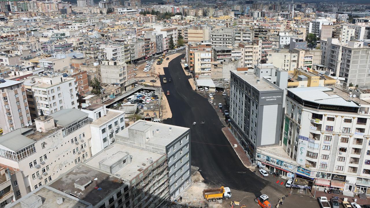 Urfa'da 25 metrelik asfalt çalışmaları başladı!
