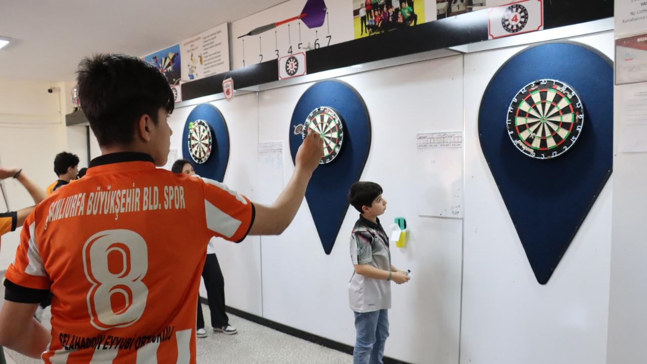 Şanlıurfa’da 23 Nisan coşkusu dart tahtasına taşındı!