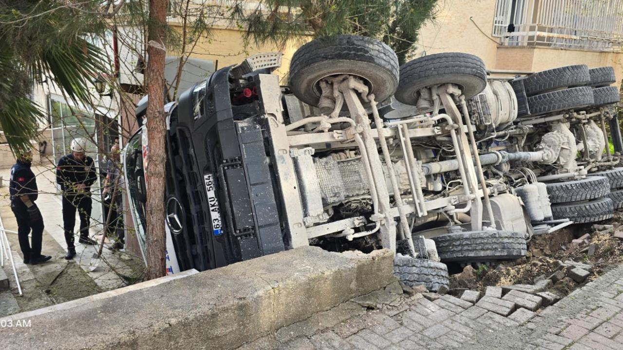 Şanlıurfa'da beton mikseri devrildi!