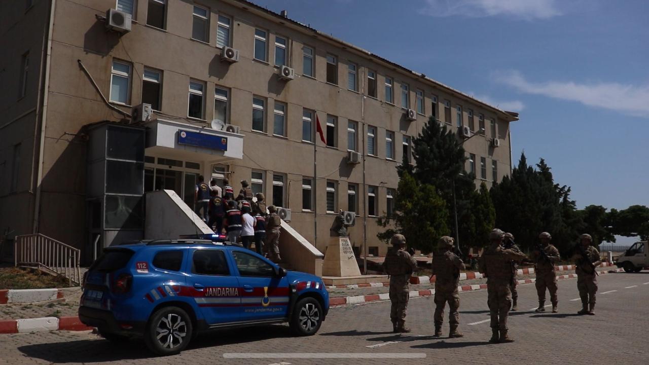 Urfa’da göçmen kaçakçılarına darbe! Çok sayıda organizatör yakalandı!