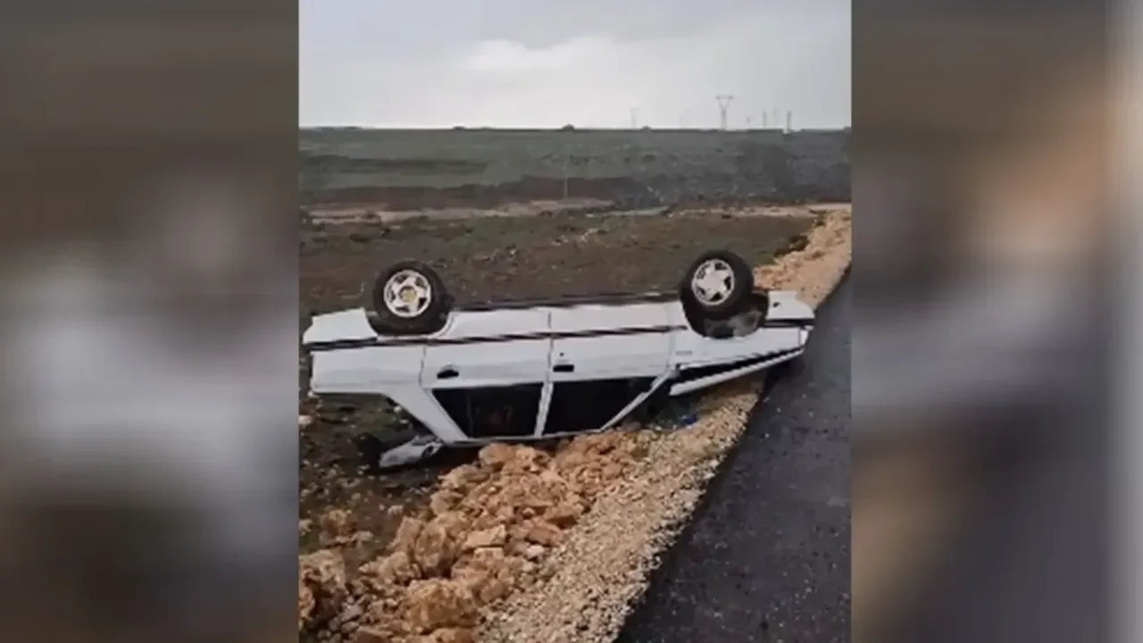 Urfa'da kontrolden çıkan otomobil takla attı!