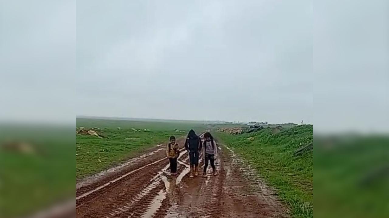 Urfa'da sağanak yağış eğitime engel oluyor!