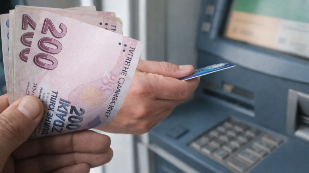 Yaşlı ve engelli aylıkları hesaplara yatırılmaya başlandı!