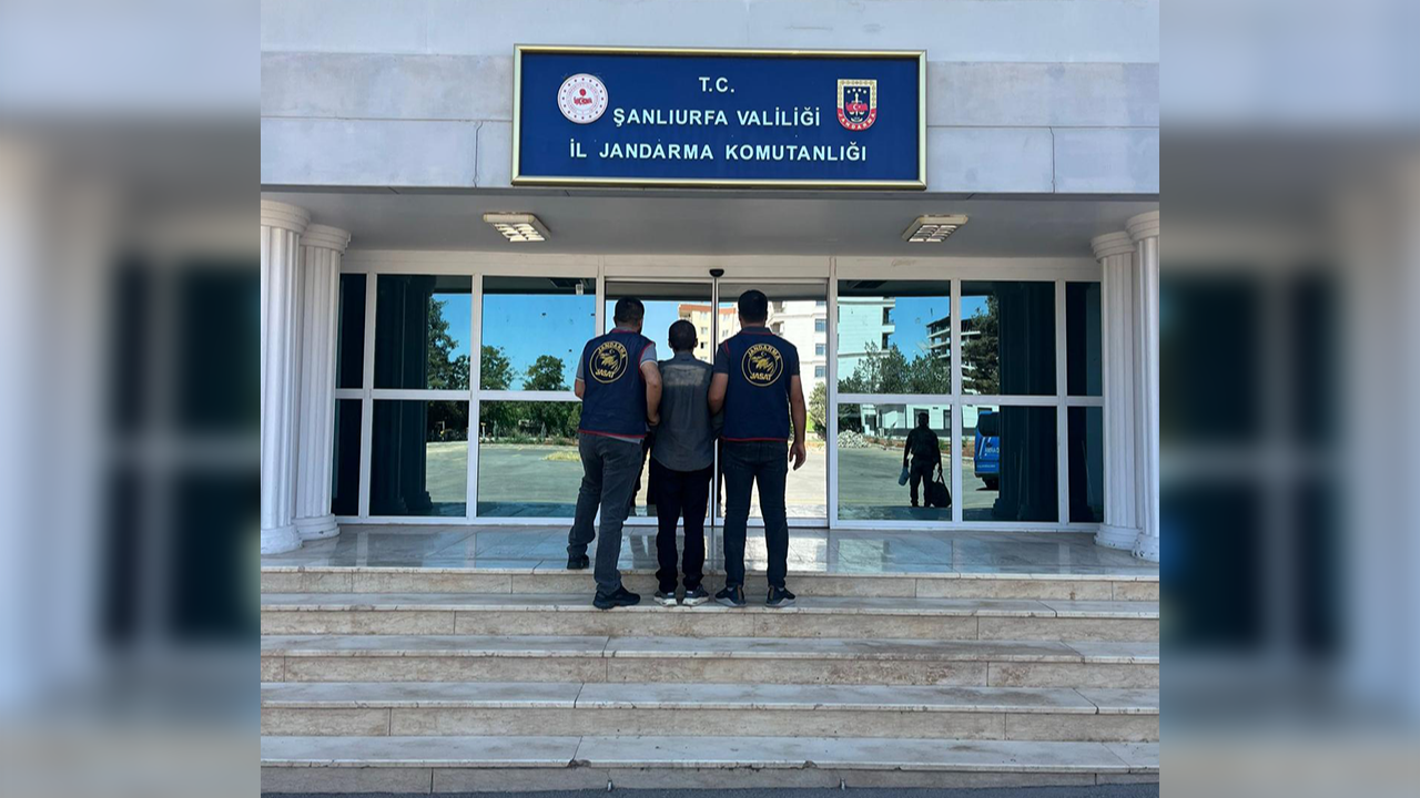 Karaköprü'de Şafak Operasyonu: Firari Şahıs Kıskıvrak Yakalandı!