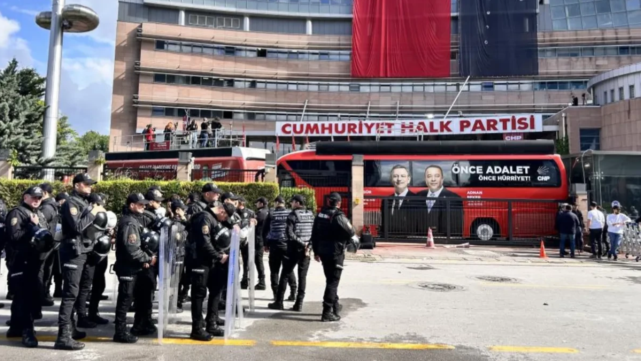 CHP Genel Merkezi’nde tahliye krizi!