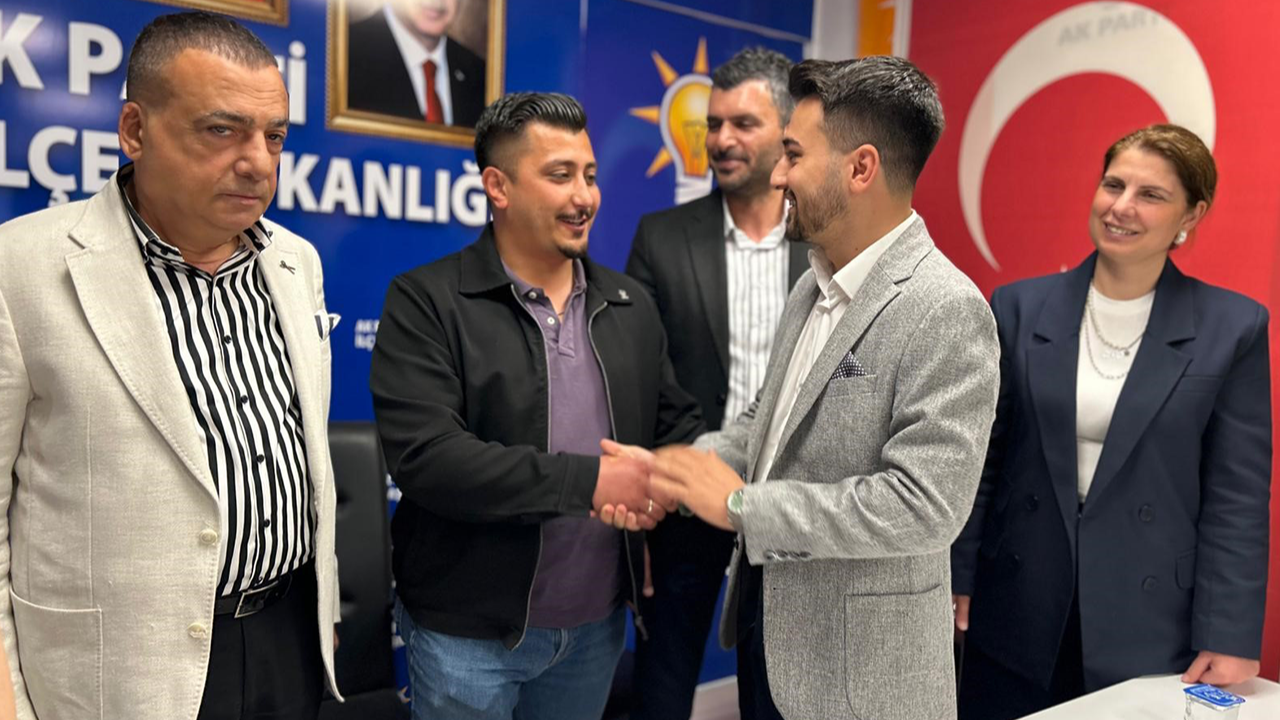 CHP'de sular durulmuyor: CHP'li Başkan istifa edip Ak Parti'ye geçti