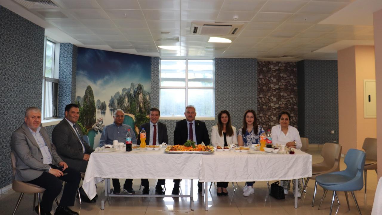 Dünya hemşireler günü Rektör Güllüoğlu’nun katılımıyla kutlandı!