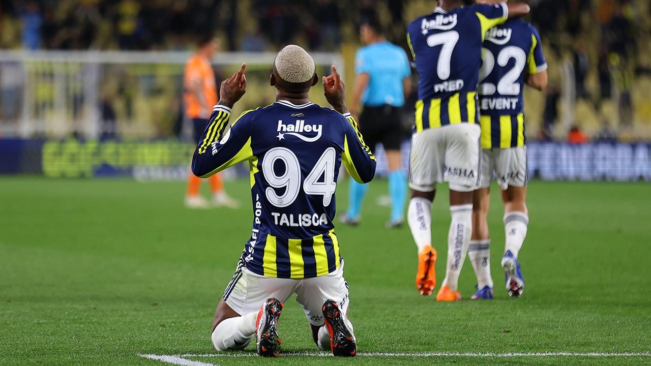 Fenerbahçe, sahasında RAMS Başakşehiri mağlup etti!