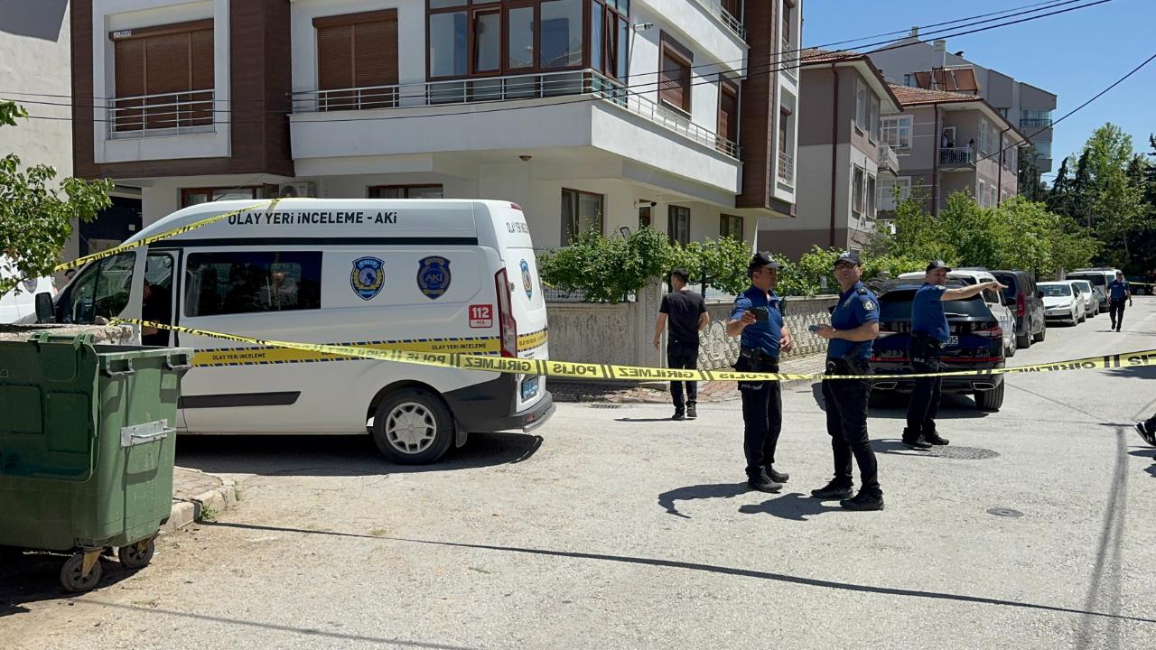 Kan donduran olay: Annesi ve babasını öldürdü!