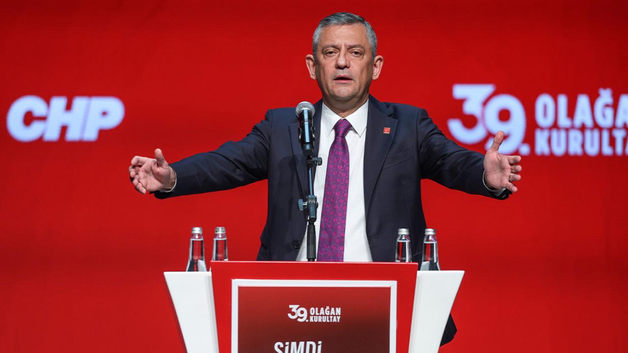Özgür Özel CHP Grup Başkanı seçildi!