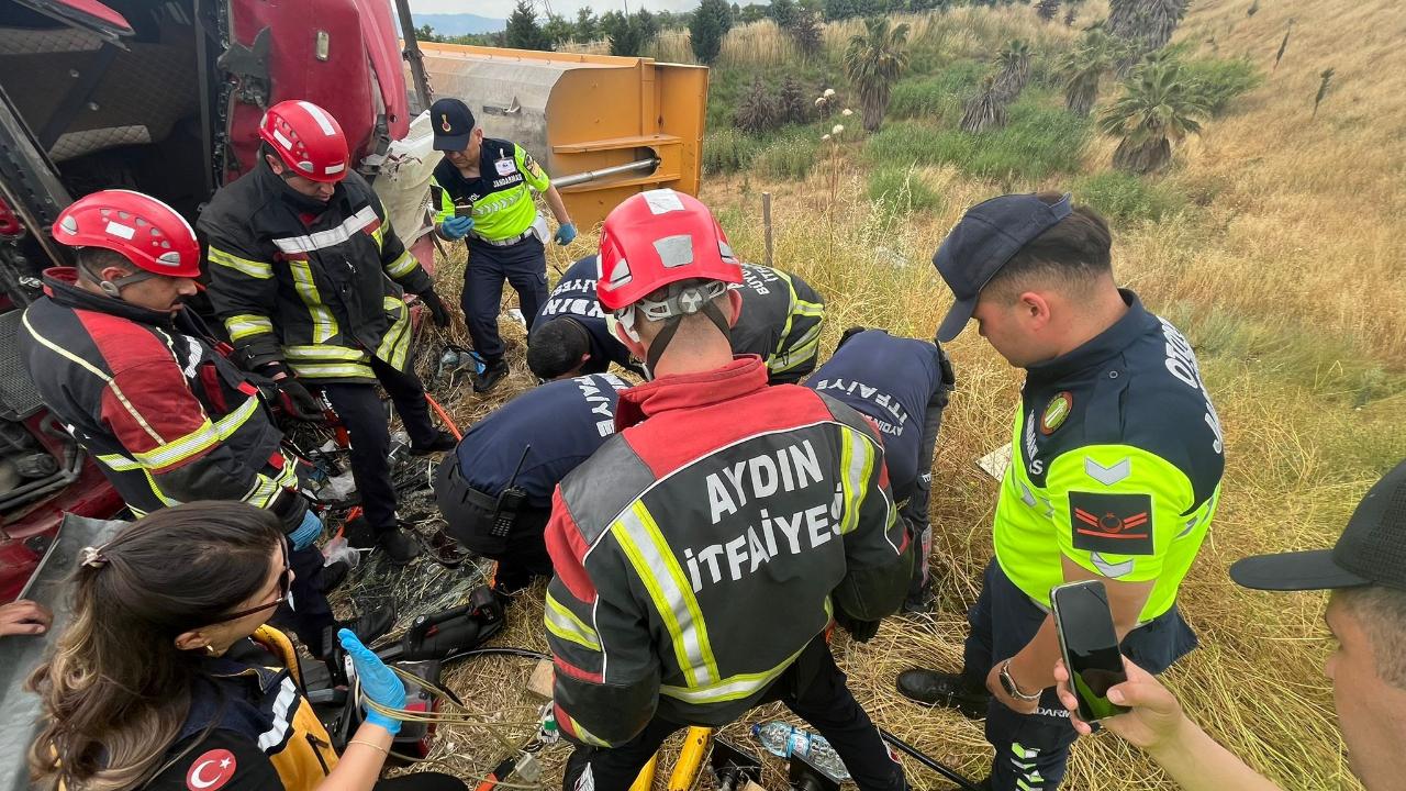 Otobanda tır devrildi: Sürücü feci şekilde can verdi!