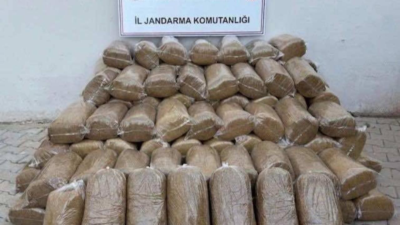 Tonlarca kaçak malzeme ve uyuşturucu ele geçirildi: Yüzlerce kişi yakalandı!