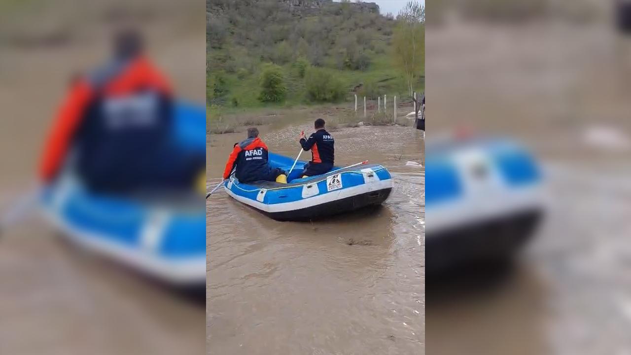 Tokat'ta mahsur kalan vatandaşlar AFAD botları ile kurtarıldı!