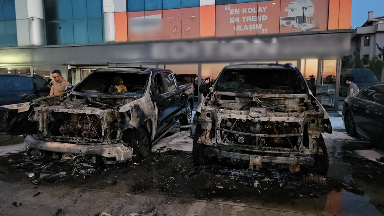 50 milyon TL değerindeki otomobiller cayır cayır yandı!