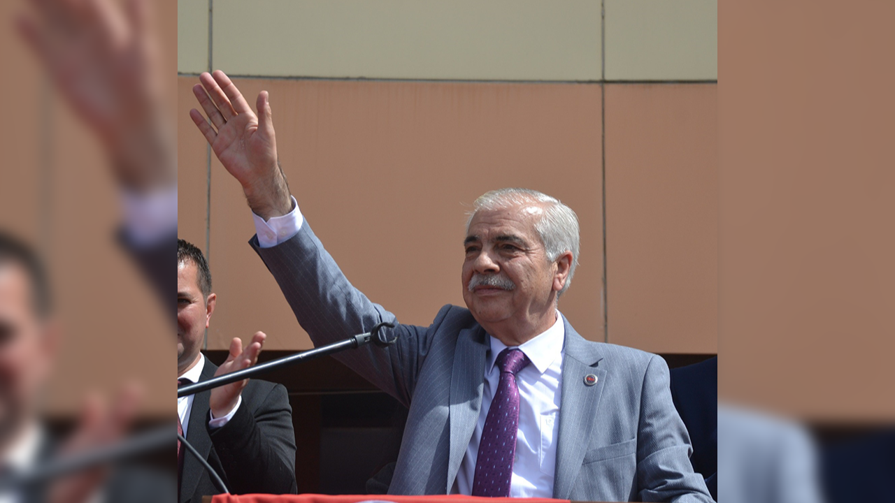 CHP'de bir istifa daha!