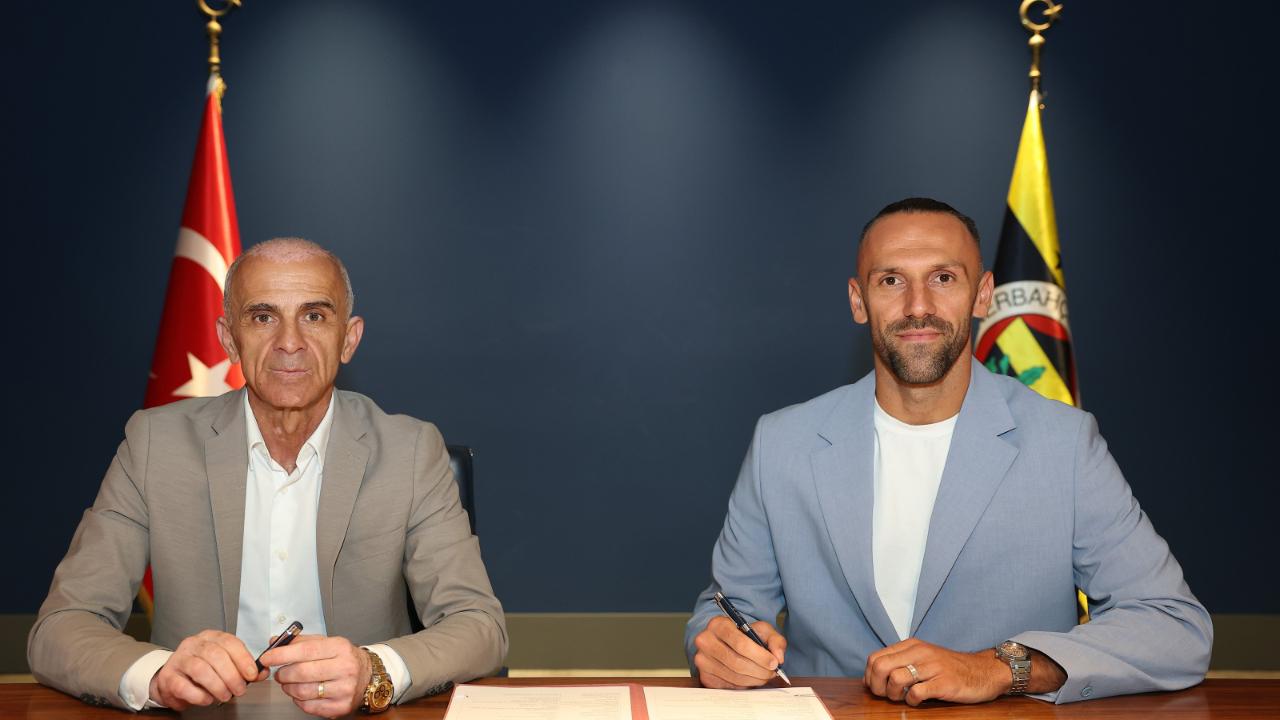 Fenerbahçe, Vedat Muriqi ile 3 yıllık sözleşme imzaladı