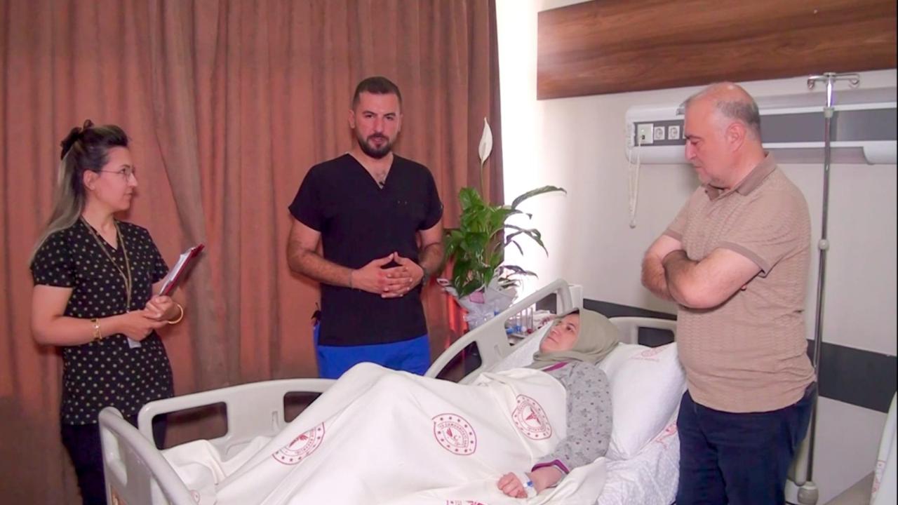 Karnından 29 santimetrelik kitle çıkarıldı!