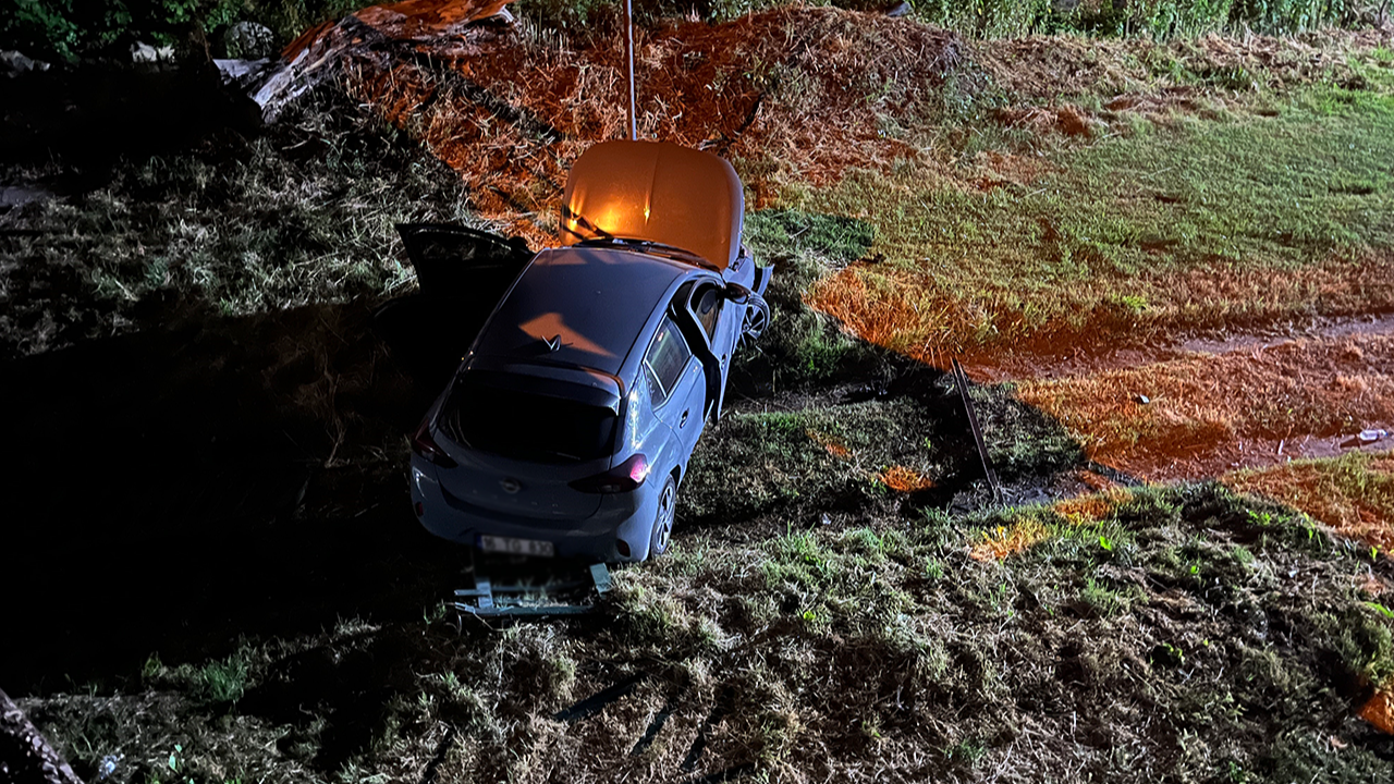 Navigasyon yanlış yolu gösterdi! Otomobille dereye uçtu!