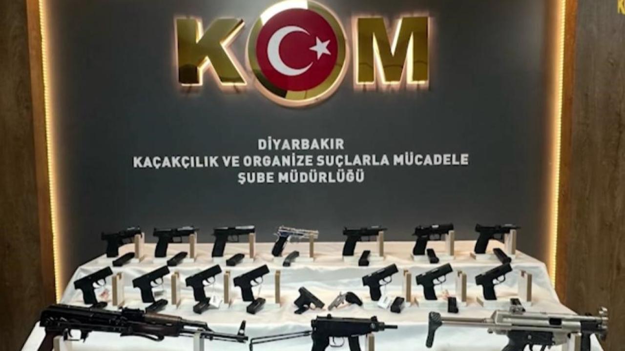 Otomobilin gizli bölümünden  çıkanlar şaşırttı!