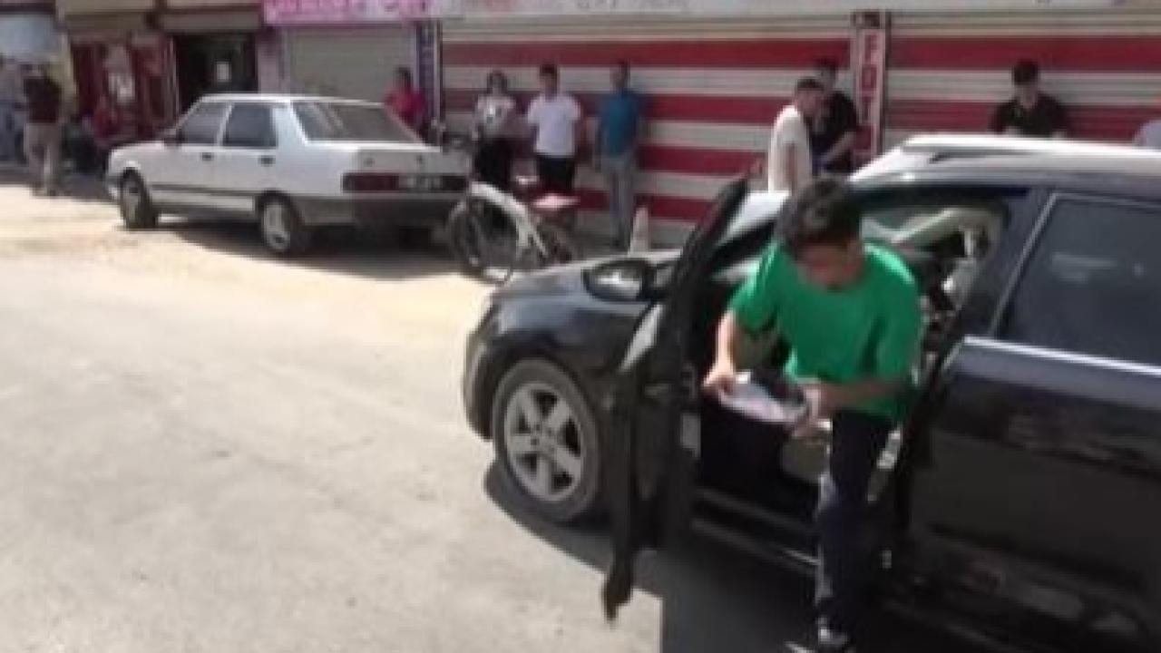 Sınava son saniyede yetişti: El frenini çekmeden okula koştu!