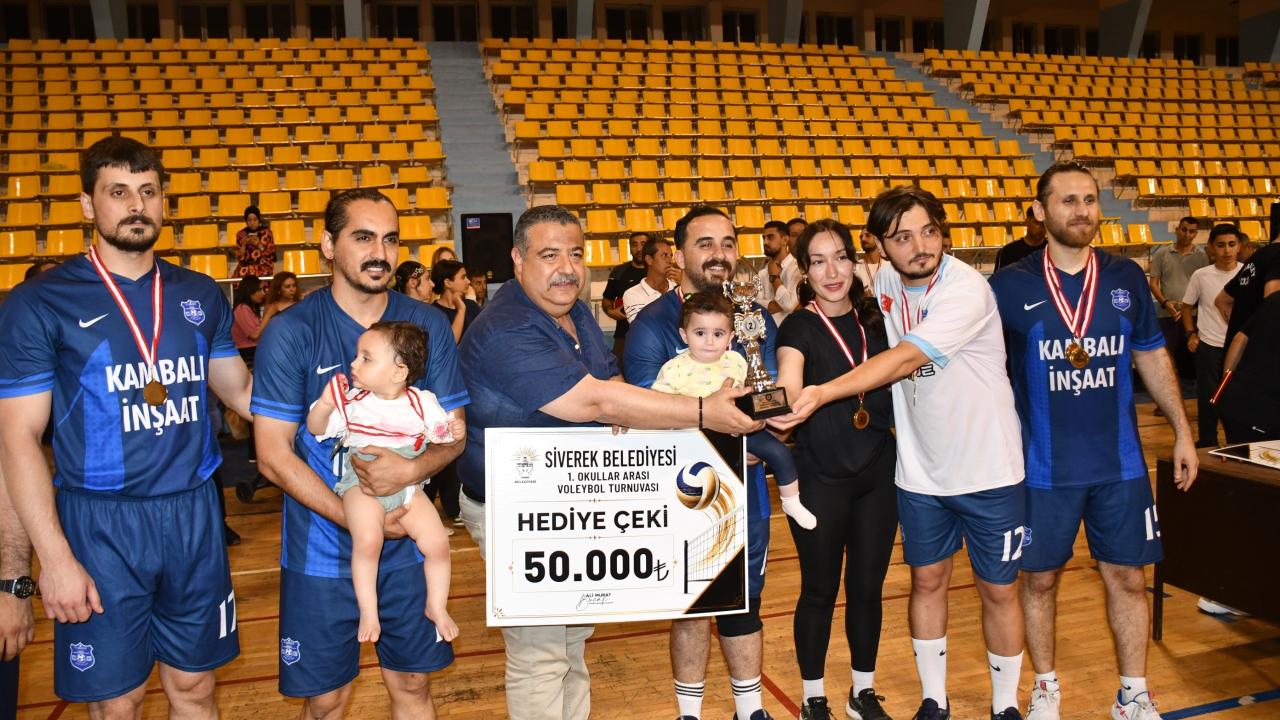 Siverek’te öğretmenler arası voleybol turnuvası sona erdi!