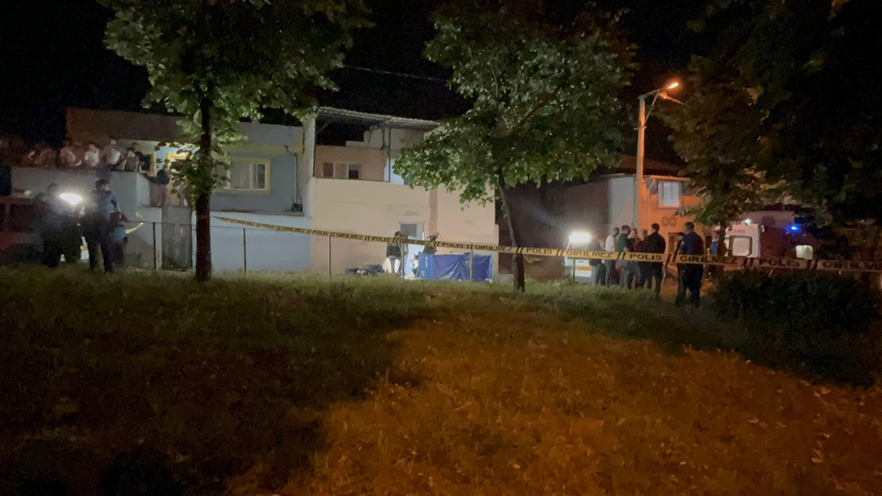 Sokak ortasındaki tartışma kanlı bitti: 2 kişi hayatını kaybetti