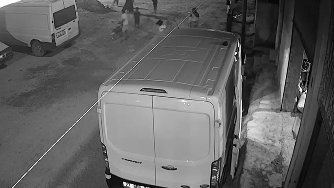 Suruç’ta 2 çocuğun yaralandığı patlama anı kamerada!