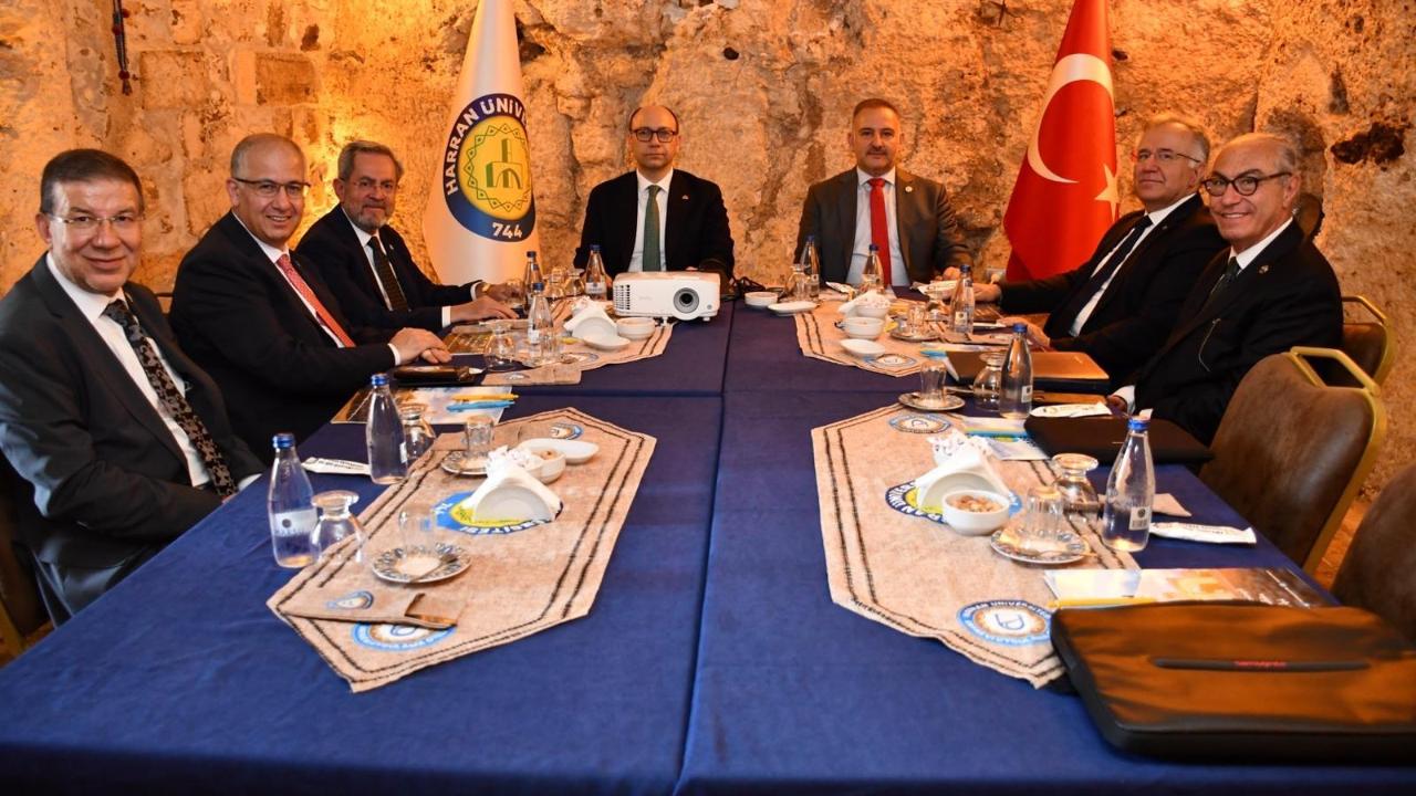 Üniversite hastaneleri için kritik toplantı Şanlıurfa’da yapıldı!