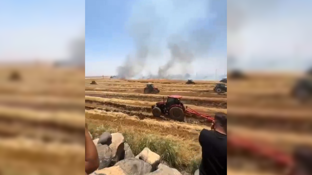 Urfa'da anız yangını tarım malzemelerini kül etti!