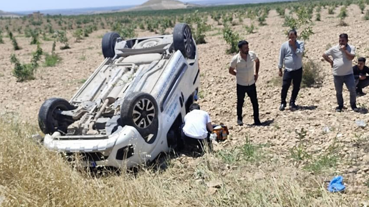 Urfa'da mobil sağlık hizmeti aracı devrildi!